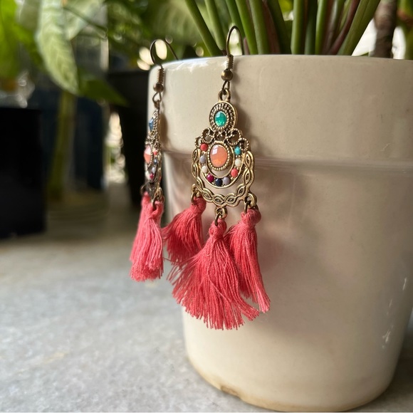 SOLD ❌ NWOT Multicolour Boho Tassel Earrings - Picture 4 of 7